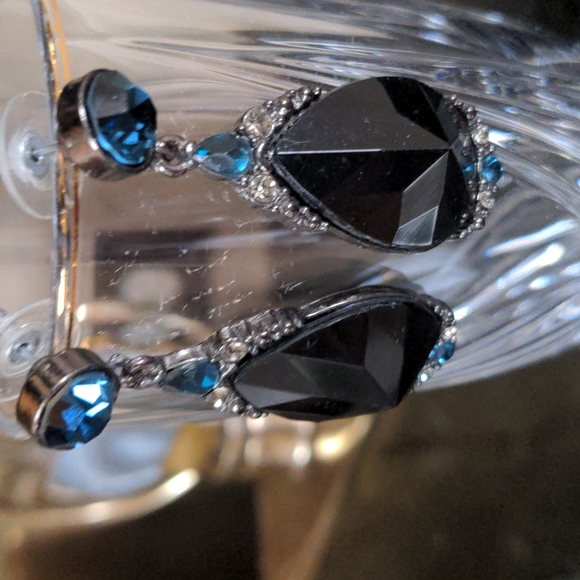 Earrings - Picture 3 of 4